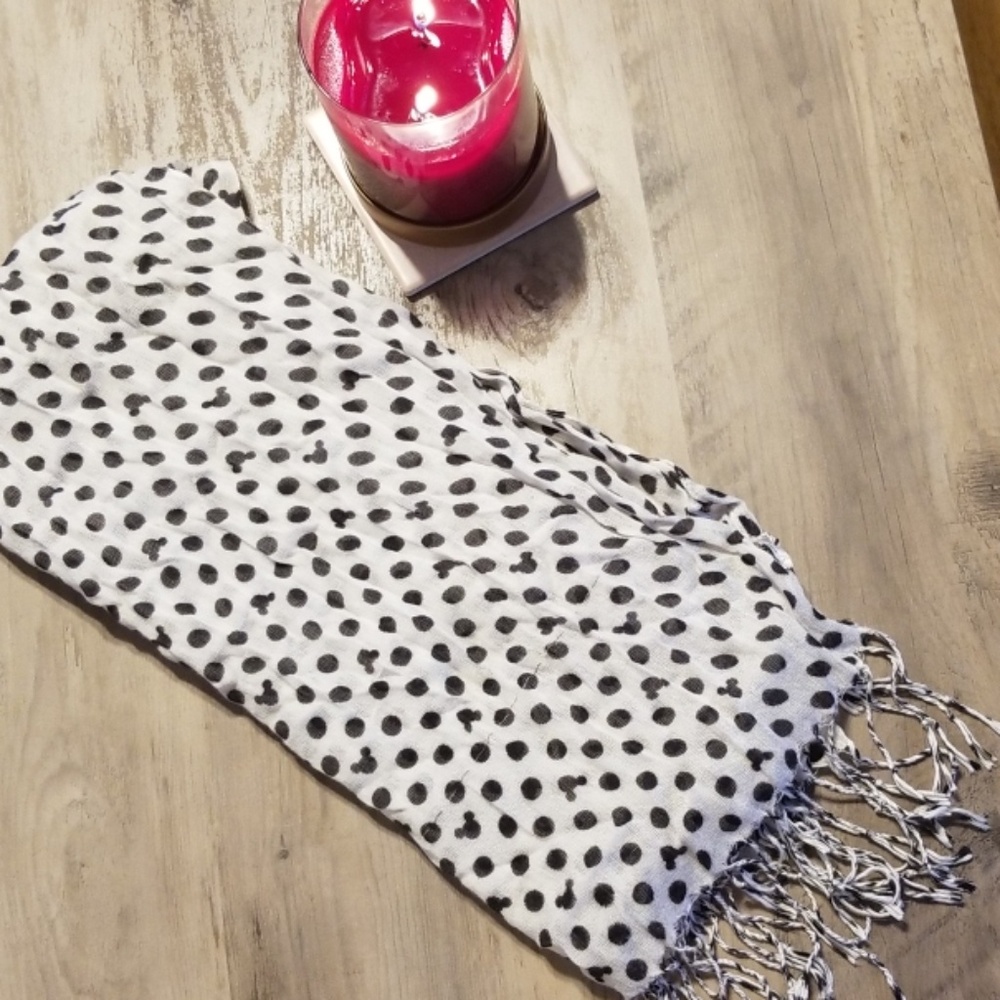Disney / Mickey scarf